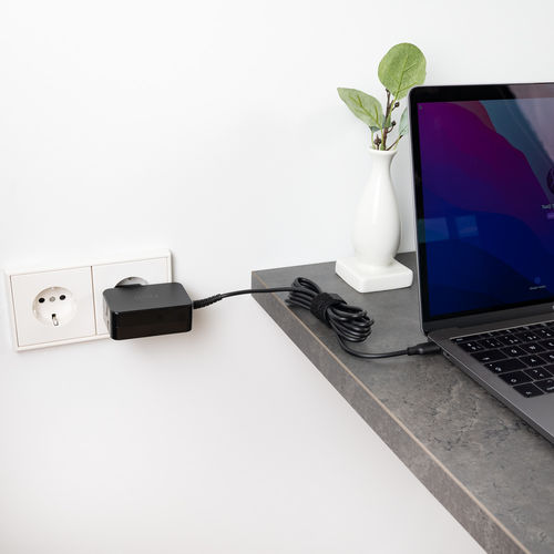 Cargador Tooq 65w Usb-C Pd 1.8m Para Portatil Negro | Quonty.com | TQLC-USBCGAN65PD