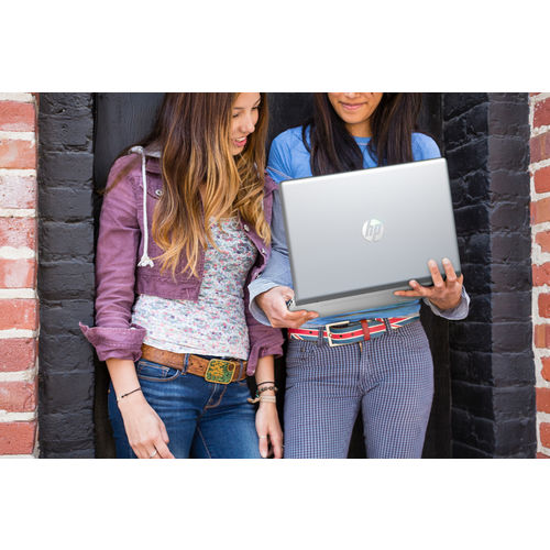 Portátil Hp 14-Bf002ns - I5-7200u 2.5ghz - 12gb Plateado | Quonty.com | 1UK74EA