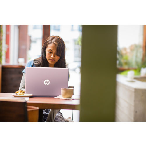 Portátil Hp 14-Bf002ns - I5-7200u 2.5ghz - 12gb Plateado | Quonty.com | 1UK74EA