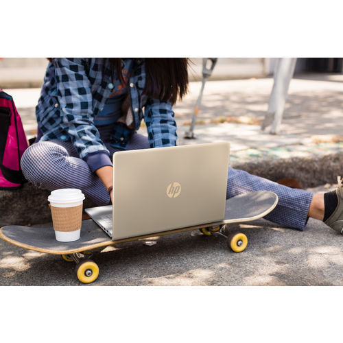 Portátil Hp 14-Bf002ns - I5-7200u 2.5ghz - 12gb Plateado | Quonty.com | 1UK74EA