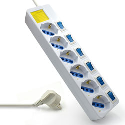 Regleta Eminent 6 Tomas Con Interruptor | Quonty.com | EW3932